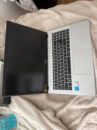 Acer Aspire 3 15,6”SSD,como nuevo + cargador