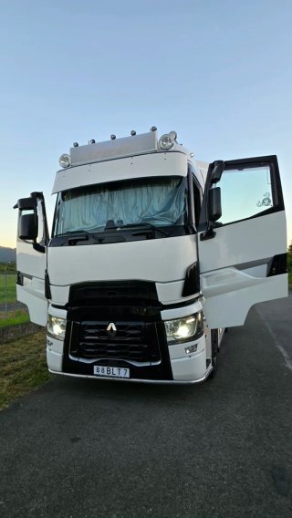Focos camión Renault y Volvo