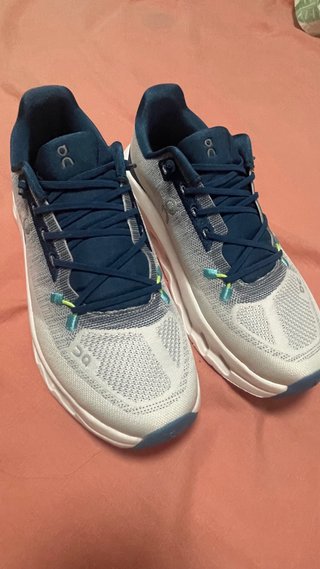 Zapatillas On Cloud sin estrenar. Talla 37