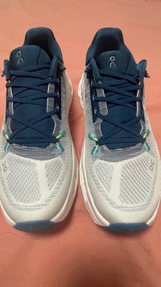 Zapatillas On Cloud sin estrenar. Talla 37