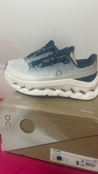 Zapatillas On Cloud sin estrenar. Talla 37