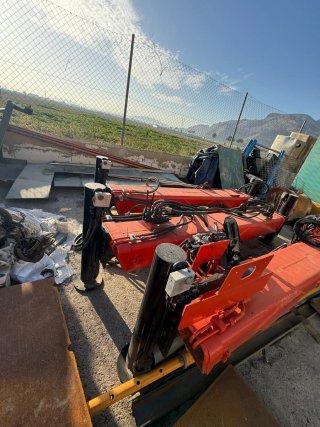 Patas traseras para grúa naranja