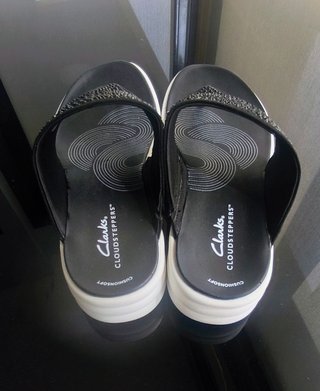 Sandalias cuña Clarks Drift negras T.36, nuevas