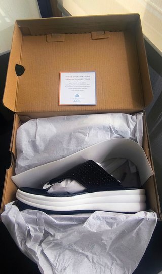 Sandalias cuña Clarks Drift negras T.36, nuevas