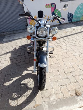 Suzuki Intruder 125cc Negra