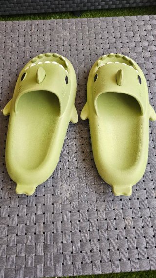 Sharky Chanclas Tiburón Verdes talla 40