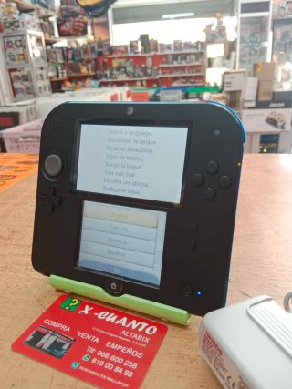 CONSOLA NINTENDO 2DS + TARJETA 4GB Y CARGADOR
