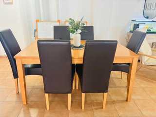 Mesa de comedor y 6 sillas