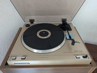 Giradiscos Marantz Beige y Marrón