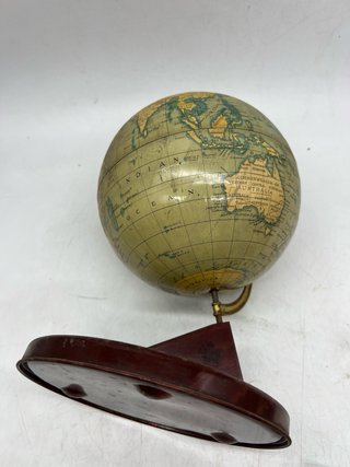Mappamondo in latta