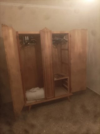 Muebles de madera antiguos, de cocina, salón...