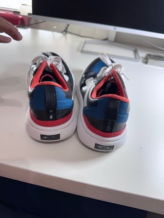 Zapatillas Vans Negras, Azules y Rojas