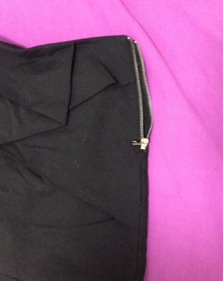 Falda mini Stradivarius negra
