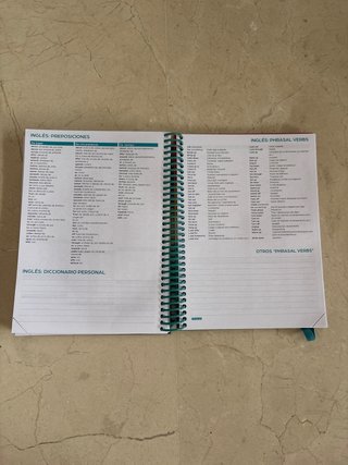 Agenda Escolar 2026-2027. Día página.