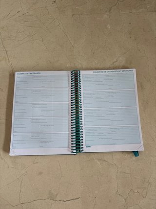 Agenda Escolar 2026-2027. Día página.