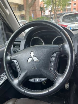 Mitsubishi Montero 2011