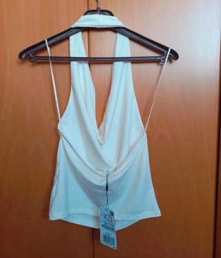Top blanco escote halter