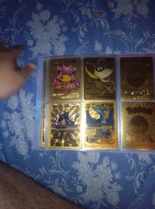 Cartas Pokémon de metal y oro falso (NEGOCIABLE)