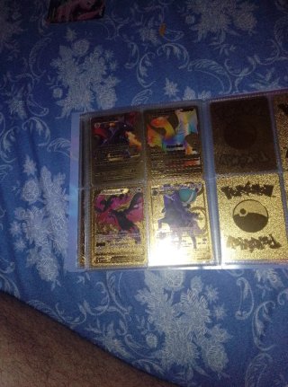 Cartas Pokémon de metal y oro falso (NEGOCIABLE)