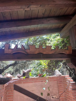 Yugo tallado en madera