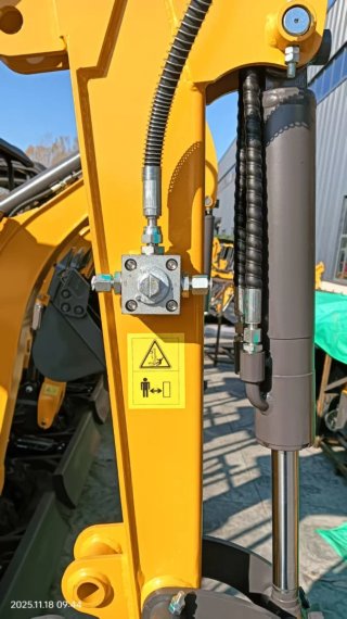 Miniexcavadora Kubota 1.8T + 7 Aperos