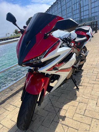 Honda CBR 500R Roja y Blanca