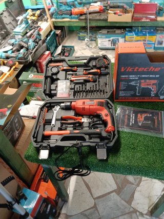 Trapano a corrente 710W con accessori