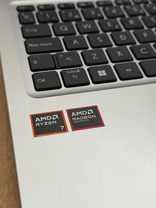 Portátil ASUS Ryzen 7 AI 16GB DDR5 500GB SSD