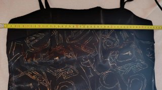 Traje: corpiño, falda larga y foulard