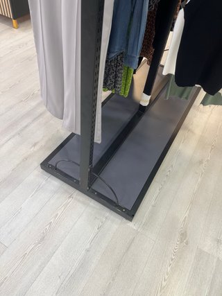 Perchero para tienda de moda