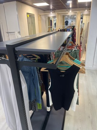 Perchero para tienda de moda
