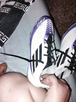 Zapatillas Adidas niño blancas y moradas