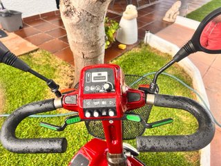 Escúter movilidad seminuevo rojo