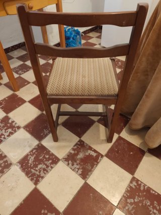 8 Sillas de Comedor Madera y Tela, 10 € cada una