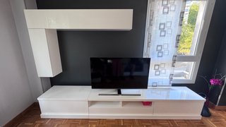 Mueble de salón blanco y negro