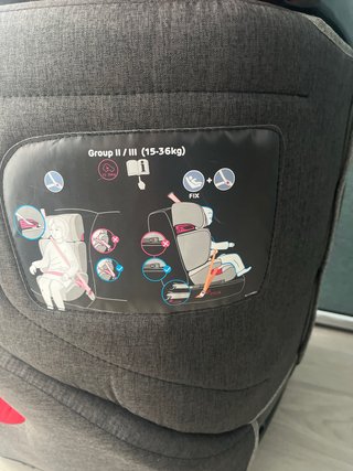 Silla de coche Kinderkraft gris.