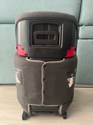 Silla de coche Kinderkraft gris.