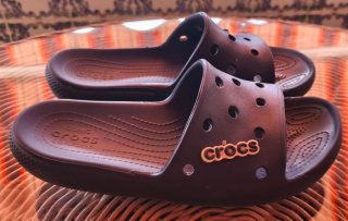 Chanclas Crocs azul marino