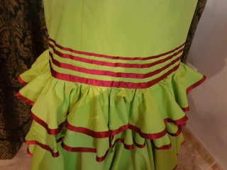 Traje de flamenca verde con volantes