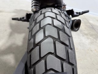 Ducati Scrambler Negra y Blanca