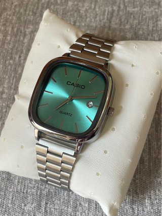 Reloj Casio Vintage Plateado y Azul Turquesa