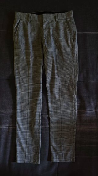 Pantalones de cuadros grises