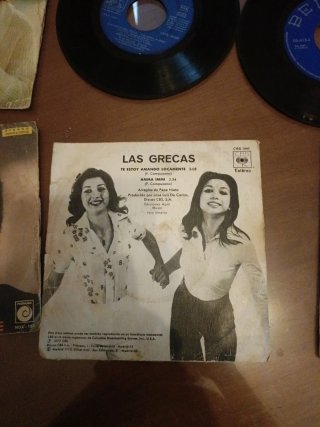 Vinilos vintage y toca discos antiguos