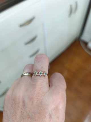 Anillo oro 18k con esmeraldas y circonitas