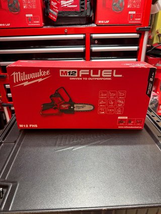 Motosierra Milwaukee M12 FUEL FHS