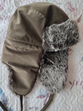 Gorro de invierno con orejeras