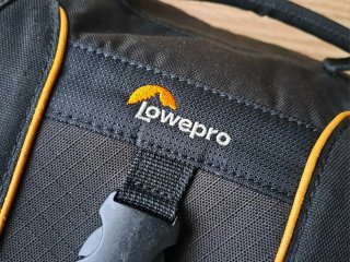 Bolsa Lowepro Adventura SH 140 II