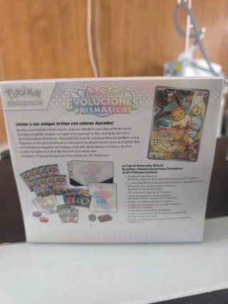 ETB Evoluciones Prismáticas Caja Entrenador Elite