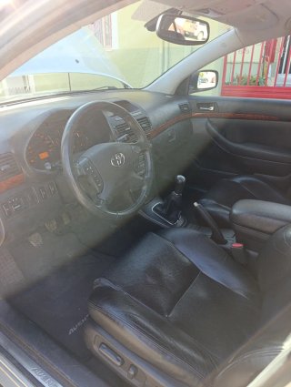 Toyota Avensis 2004