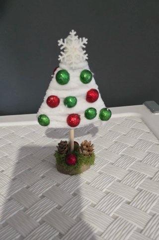 Decorazione natalizia, albero di Natale decorato